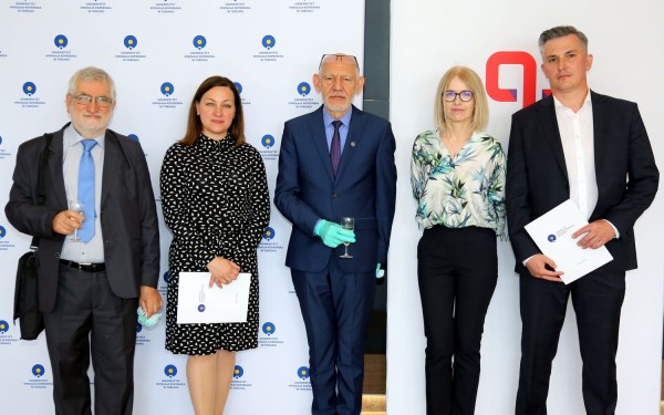 Click to zoom the picture.